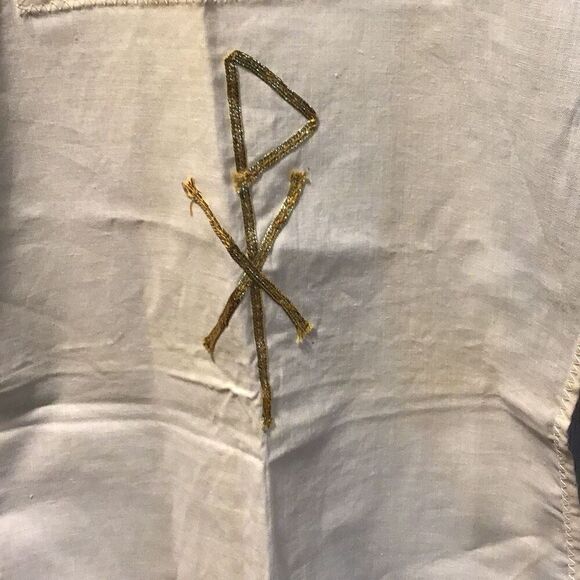 Vintage linen and gold altar, boy smock - Picture 2 of 5